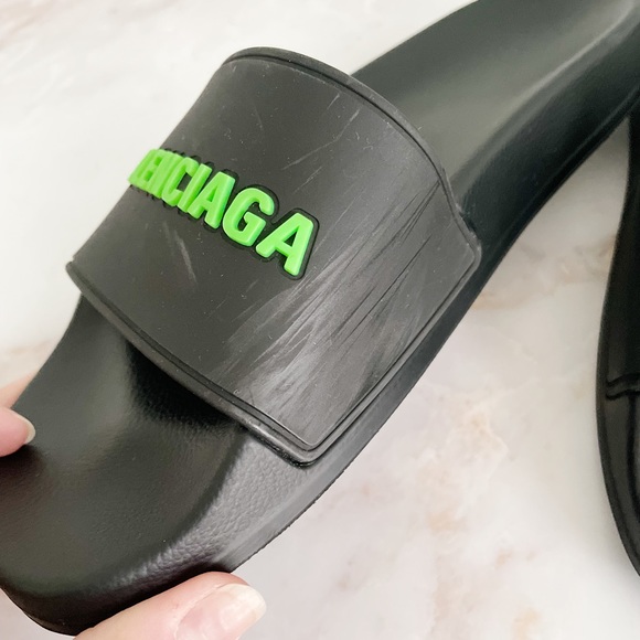 BALENCIAGA || Women’s Pool Slides In Black/Fluo Green - Picture 8 of 14